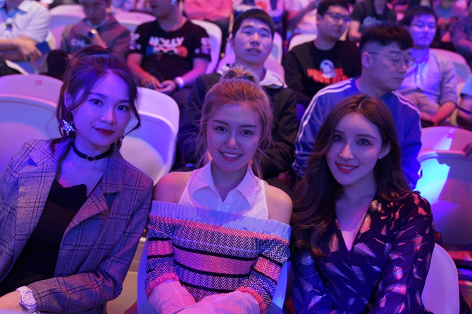 會變色更潮美 榮耀10發布會直播圖文回顧