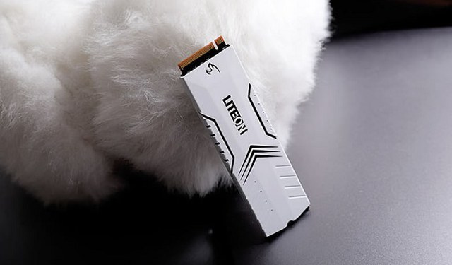 妥妥高端范 萬元級(jí)R7 2700X配GTX1080曲面電競(jìng)顯示器配置推薦