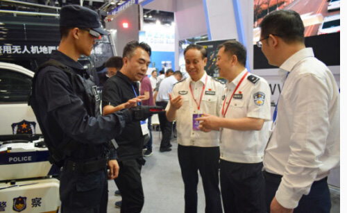 穿戴式單兵無人機(jī)作戰(zhàn)系統(tǒng)在鷹眼科技研制成功