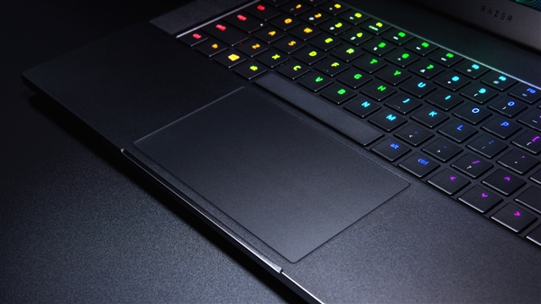 16999元起！雷蛇2018款靈刃游戲本發布：最小巧15寸