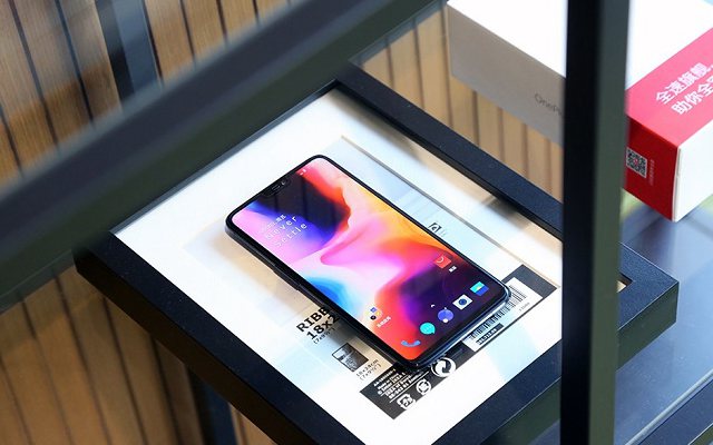 一加6和小米MIX2S買哪個好?小米MIX2S對比一加6評測