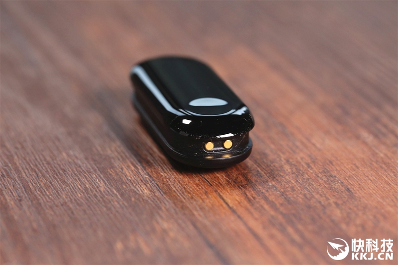 續航超20天!小米手環3評測:大屏幕+50米防水