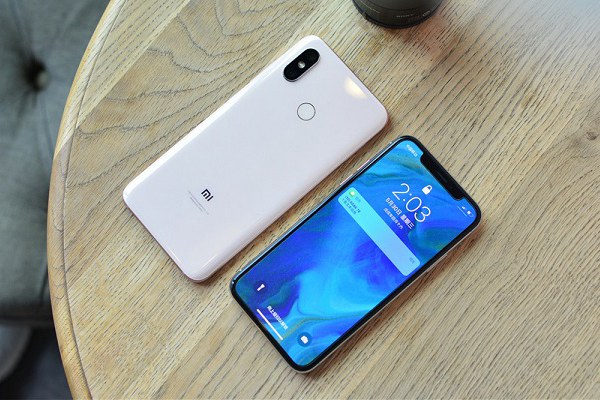 小米8透明探索版和小米8哪個(gè)好?小米8對(duì)比透明探索版區(qū)別