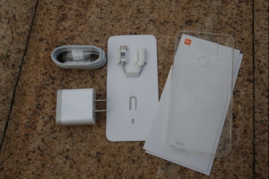 2018最強安卓旗艦!小米8詳細評測