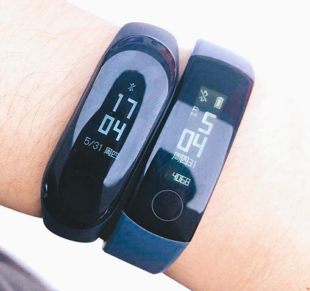 小米手環3和榮耀手環3哪個好?小米手環3和榮耀手環3對比