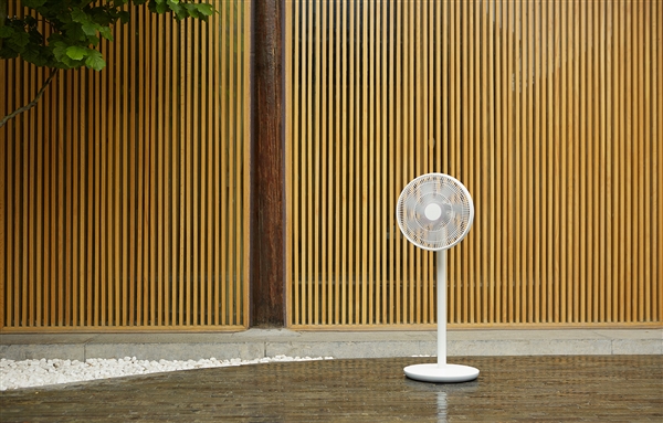 智米自然風(fēng)風(fēng)扇發(fā)布:支持小愛(ài)/內(nèi)置電池續(xù)航20小時(shí)