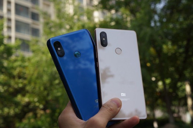 小米8和小米8 SE對(duì)比圖賞 外觀哪個(gè)好看?