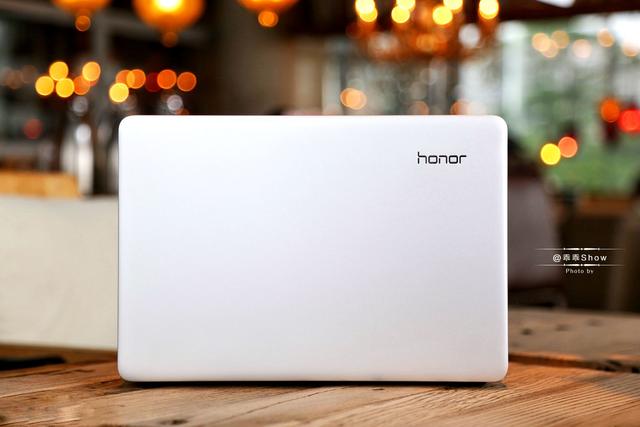 榮耀MagicBook銳龍版評(píng)測(cè) 時(shí)尚辦公娛樂(lè)筆記本新選擇