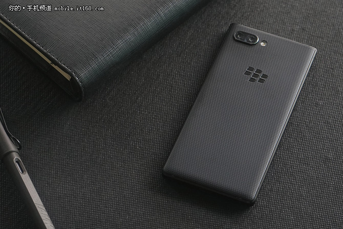 經典與創新融合 黑莓旗艦KEY2正式發布