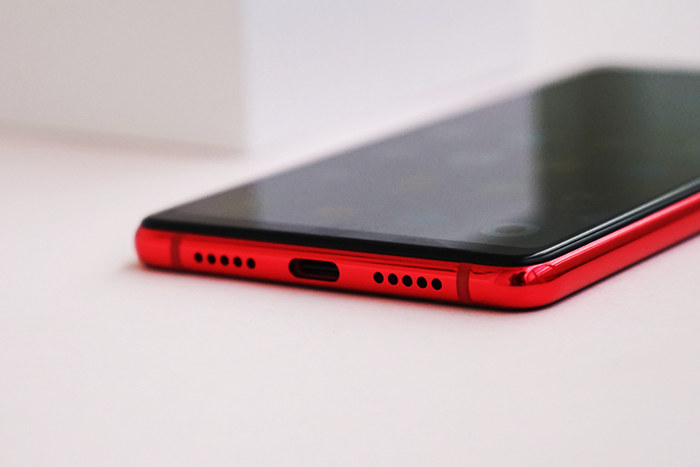 小米8 SE紅色好看嗎？小米8 SE亮紅色開箱圖賞
