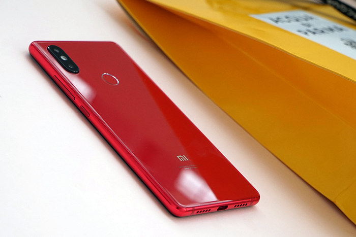 小米8 SE紅色好看嗎？小米8 SE亮紅色開箱圖賞