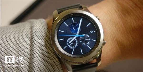 三星Gear S4智能手表:支持LTE,全新金色配色