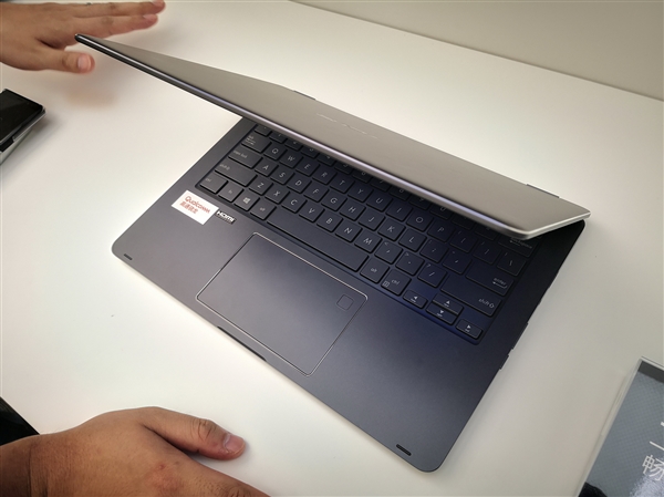 22小時續航+4G持續在線!高通驍龍筆記本來感受下