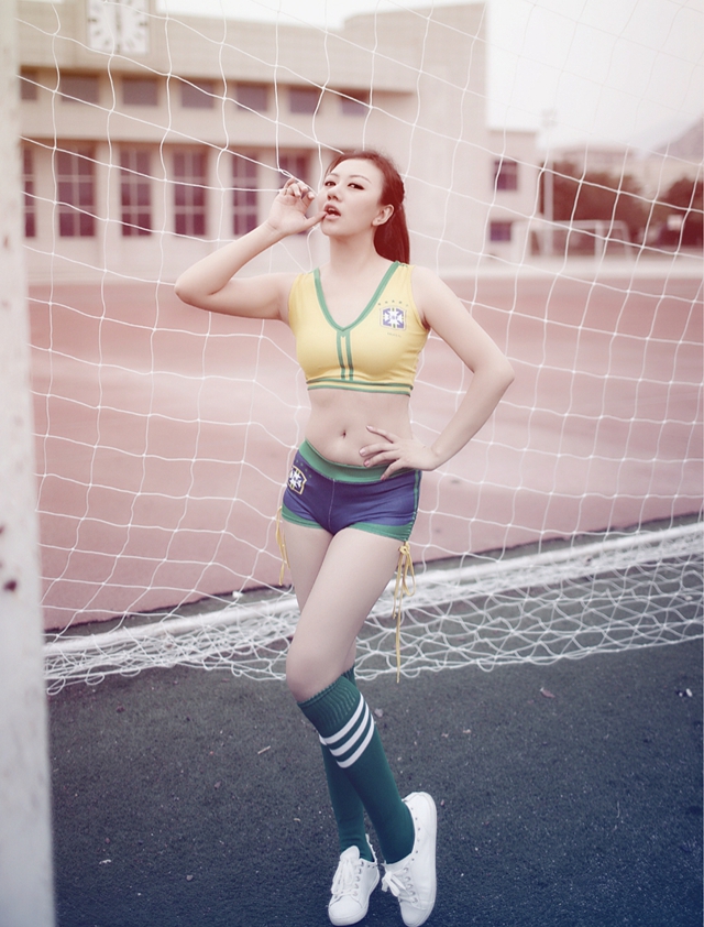 2018世界杯足球?qū)氊悎D片 2018世界杯性感足球美女圖片大全