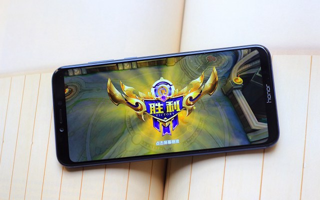 榮耀Play和榮耀9i哪個好？差價600榮耀Play對比9i區別