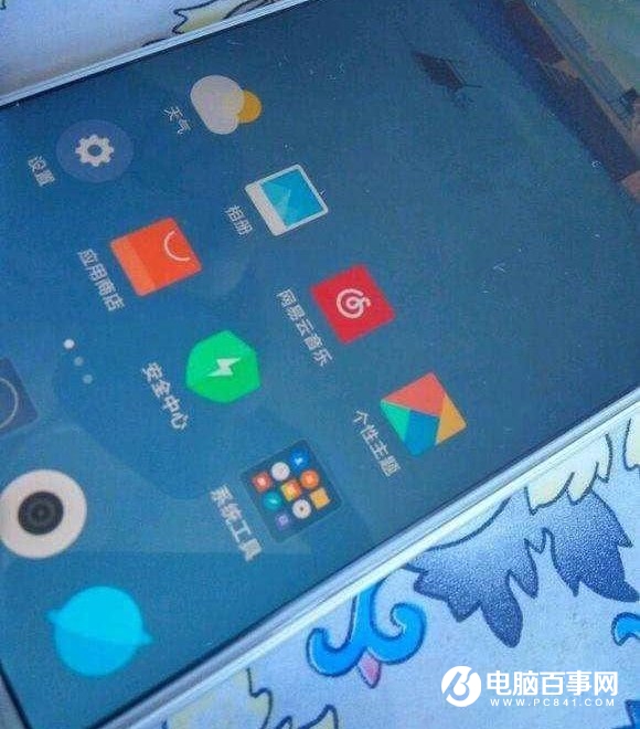 小米MIX3真機(jī)諜照曝光:屏占比驚艷 或首發(fā)驍龍855