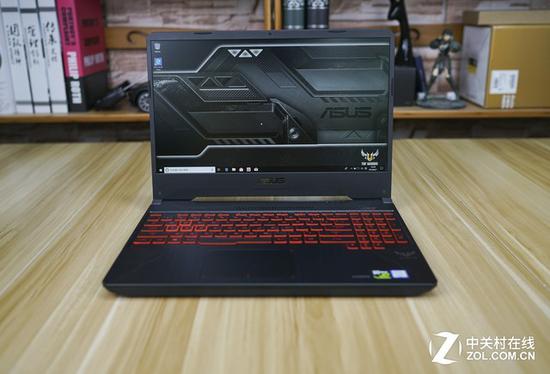 華碩飛行堡壘六代游戲本評測:面向主流游戲玩家的出色游戲筆記本