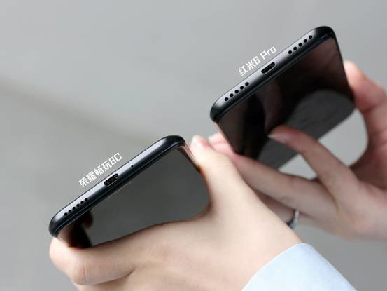 紅米6 Pro與榮耀暢玩8C對比評測：誰是最強中低端手機？