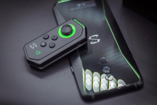 黑鯊游戲手機黑鯊Helo評測:加上RGB跑馬燈性能提升100%?