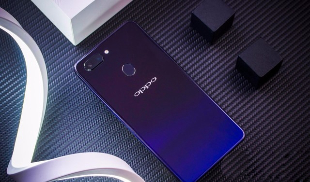 OPPO R15x和OPPO R15區(qū)別對比 OPPO R15x和OPPO R15哪個(gè)好?