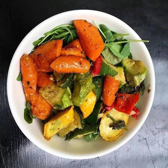 餐廳成為科技巨頭新戰場 谷歌一年伙食費5個億