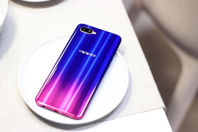 OPPO K1手勢拍照使用方法教程 OPPO K1手勢拍照怎么設置?