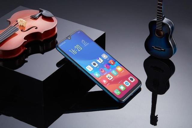 OPPO A7外觀評測賞析:OPPO又一款驚艷水滴屏之作
