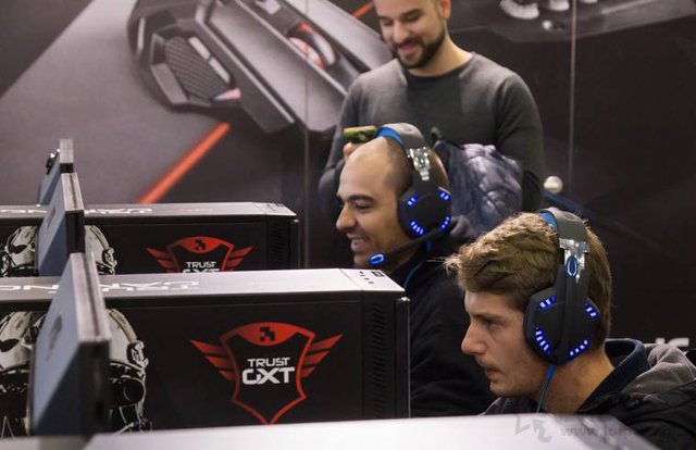 6000元銳龍R7-2700配RX590新3A平臺(tái)電腦配置推薦