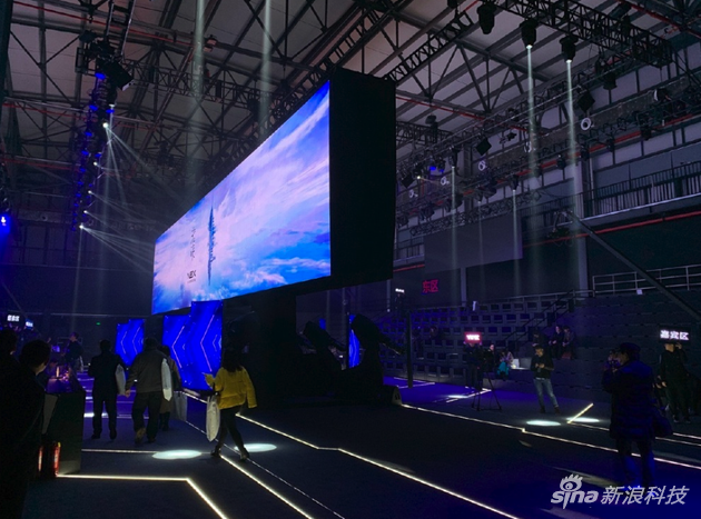 vivo NEX雙屏版發布:一個機身是怎么塞進兩部手機的