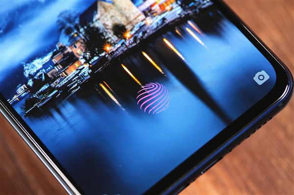 2018智能手機十大技術(shù)創(chuàng)新盤點 你用過幾個?