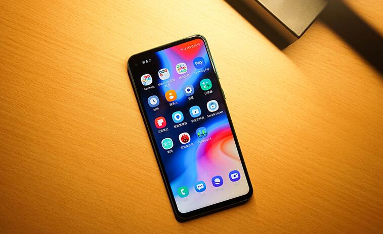 三星Galaxy A8s參數配置與圖賞:中端挖孔屏全面屏手機