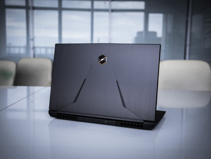 機械革命X8Ti-PLUS全面屏游戲本圖賞:全面屏游戲筆記本