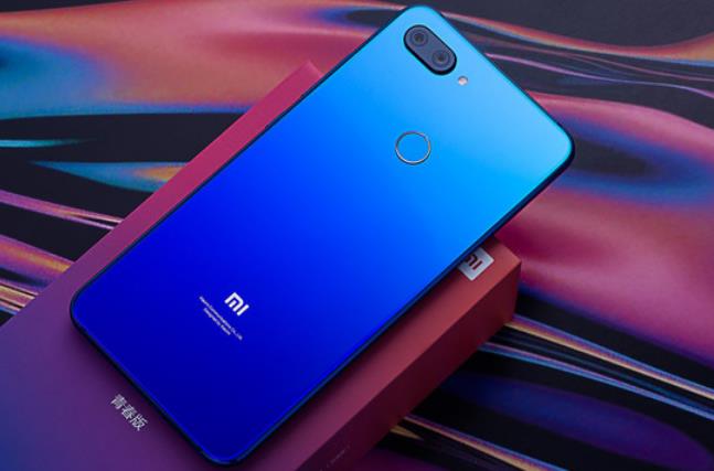 小米8青春版和華為暢享9Plus哪個好?小米8青春版和華為暢享9Plus區別對比