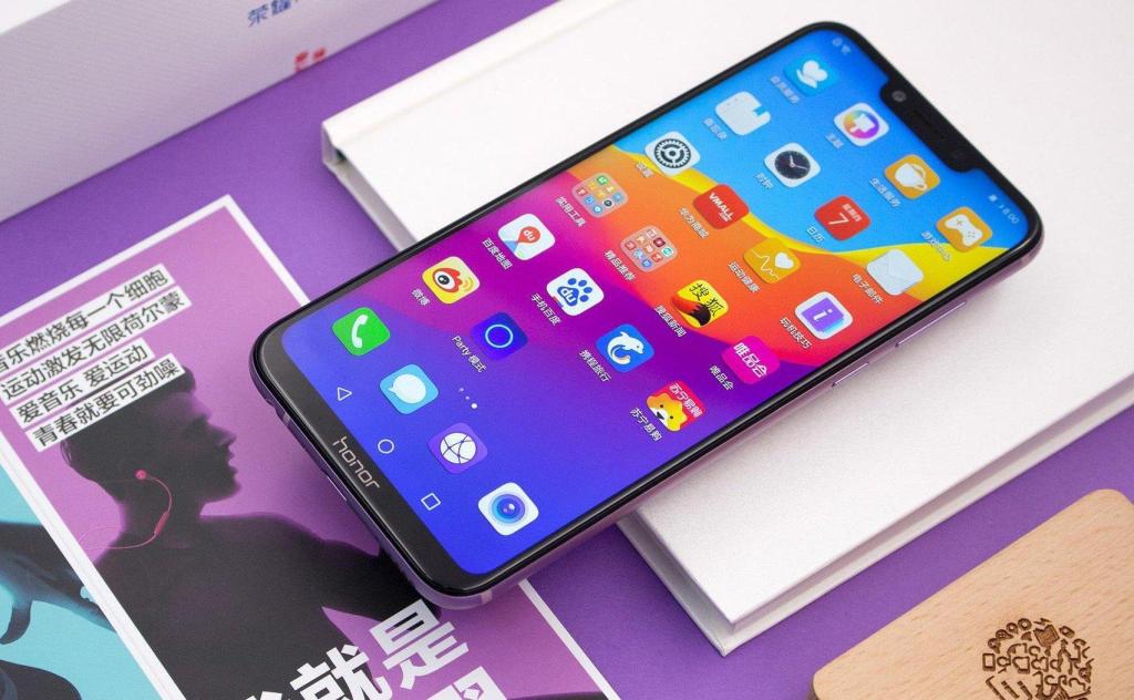 榮耀play價格僅不到2000元:麒麟970+4D游戲體驗