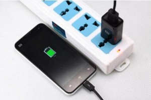 最傷手機的9種充電方式 90%人都不知道!你中了幾條?