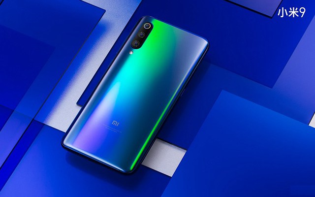 小米9真機圖賞 雷軍：無法用語言來形容小米9的好看