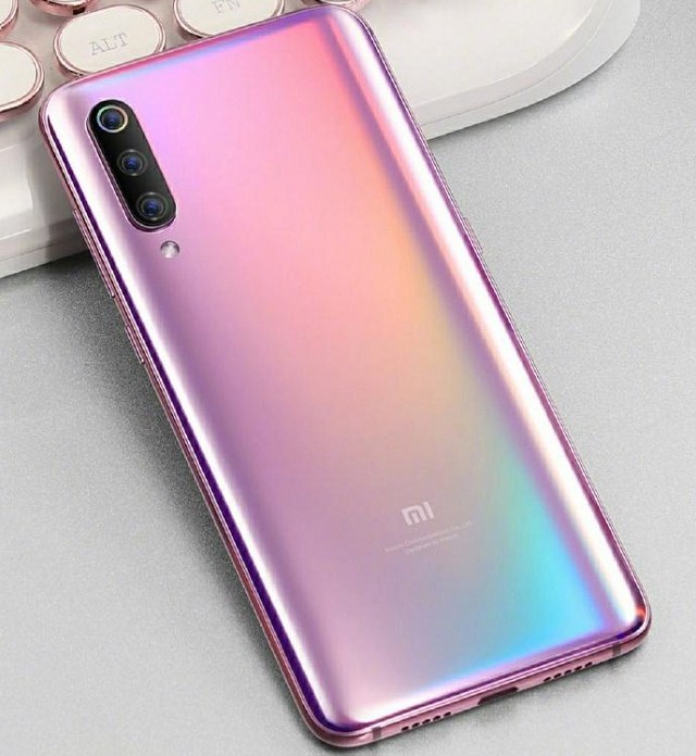 小米9真機圖賞 雷軍：無法用語言來形容小米9的好看