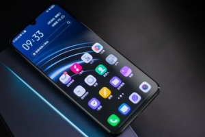 iQOO手機真機開箱圖賞:性能很強大 高達91.7%的屏占比