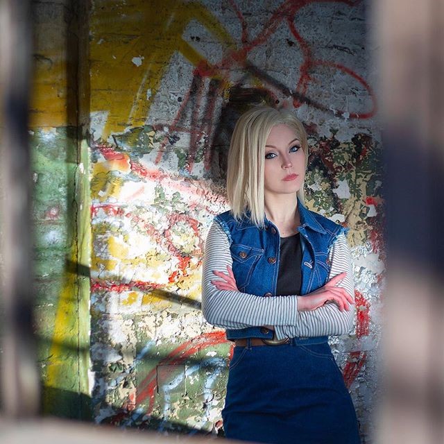 德國妹COS《龍珠》人造人18號 黑絲妹神還原