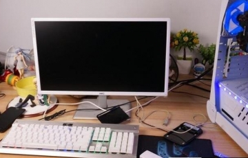 電腦黑屏怎么辦?顯示器黑屏無信號但主機(jī)運(yùn)行正常的原因和解決辦法