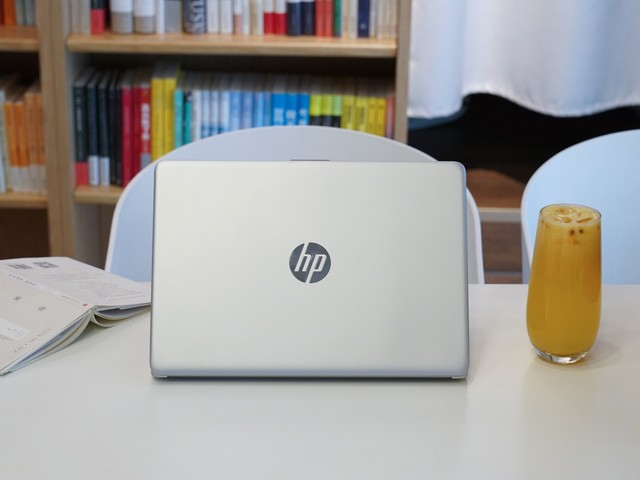 高顏值還要強(qiáng)性能 5000元以下輕薄本誰最超值?