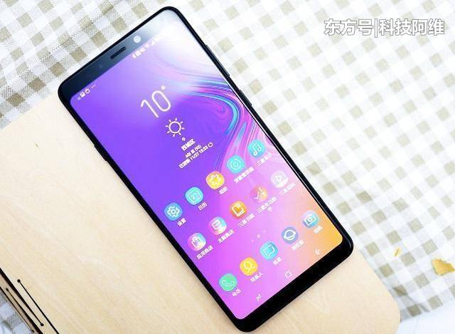 全球首款四攝手機無奈加速退場,發布不到9個月狂跌1400元