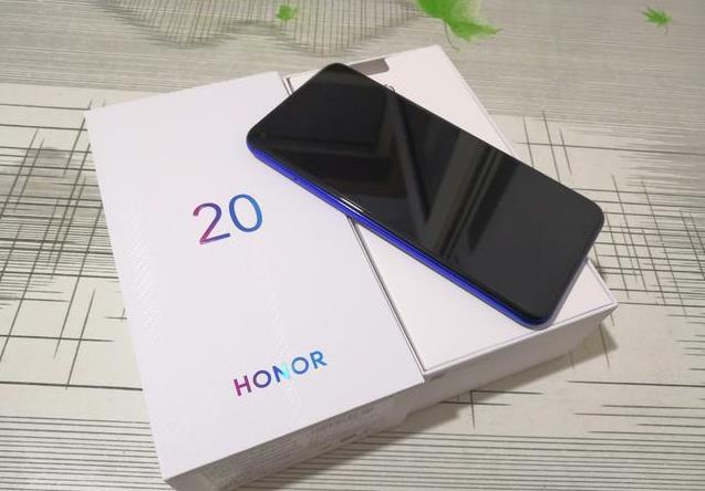 榮耀20從2599元降至1999元，麒麟980+8GB+4800萬四攝