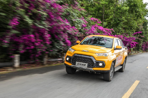 江鈴皮卡域虎7 一輛兼顧坐人拉貨越野皮卡