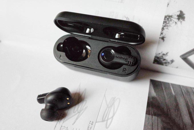 辦公室耳機的好選擇-omthing TWS 無線藍牙耳機