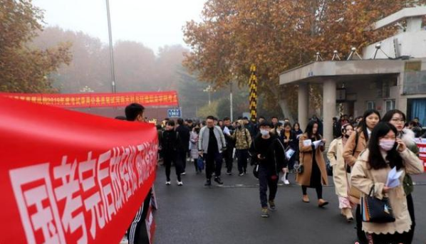 國考最熱崗位競爭超兩千選一,2021國考報名過審人數超85萬